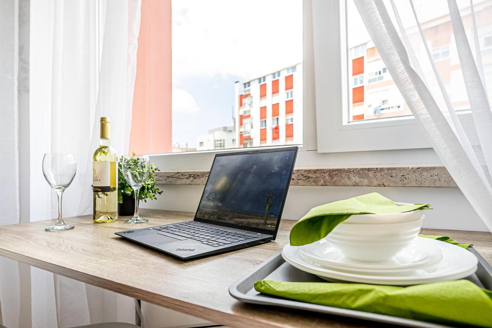 Santos Mattos Guesthouse & Apartments By Lisbon With Sintra Amadora Eksteriør bilde
